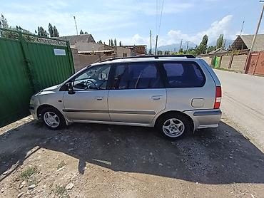 четырка цена: Mitsubishi Chariot: 1999 г., 2.4 л, Механика, Бензин, Универсал — 2