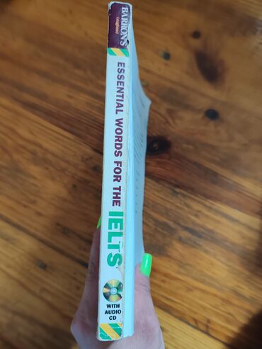 Tədris ədəbiyyatı: Dil öyrənənlər üçün kitab dəsti Paketdə olanlar: - New Cutting Edge — 2