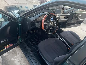 Audi 80: 1992 г., 2 л, Механика, Газ, Хэтчбэк