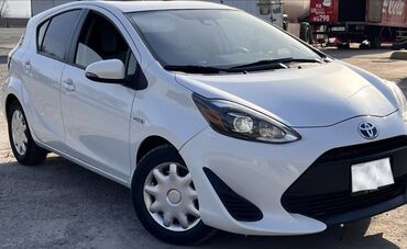 тойоту: Toyota Prius: 2018 г., 1.5 л, Автомат, Гибрид, Хетчбек