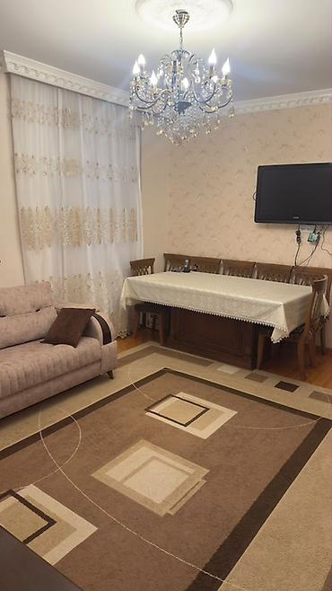 koji divan: Masazır 2 nömrəli məktəbin qarşısı.təmir üçün endirim olunacaq.3 — 4