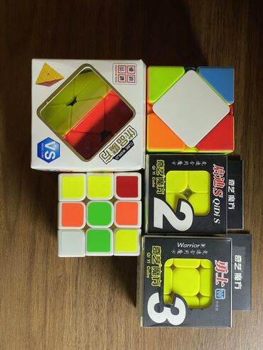 кубик рубик игрушка: Продаю различные кубики Рубика. 3 на 3, 2 на 2, пирамидка, скьюб