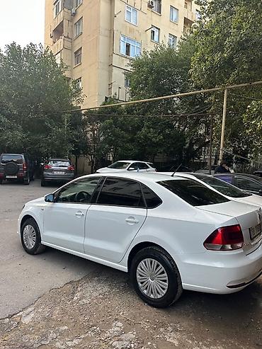 zapi masin: Volkswagen Polo Sedan – ağ rəng, 4 qapılı, şəhər və uzun yol üçün — 2