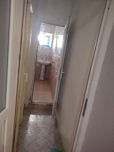 bakida hovuzlu kiraye evler: Cəlilabad şəhəri, 7 nömrəli məktəbin qarşısında 2ci mərtəbədə, 3 — 7
