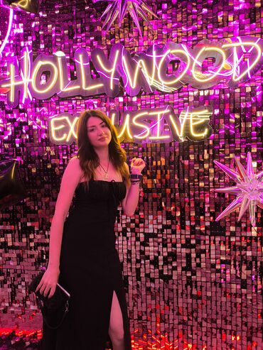 Satış məsləhətçiləri: Madel İş axtariram Mağazada paltar reklami ederem canlı acib Boy 168 — 31