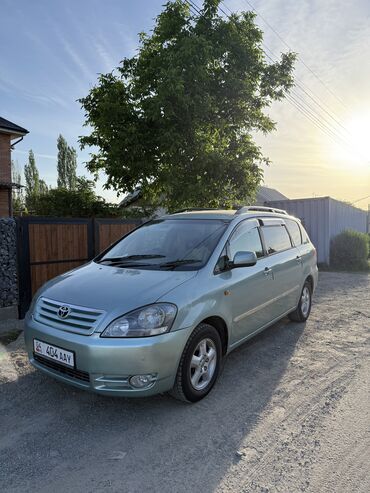 Toyota: Toyota Ipsum: 2001 г., 2.4 л, Автомат, Бензин, Минивэн