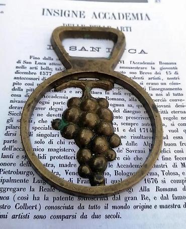 Ostali antikviteti: Teški, masivni dizajnerski otvarači za flaše. Cene su odredjene — 5