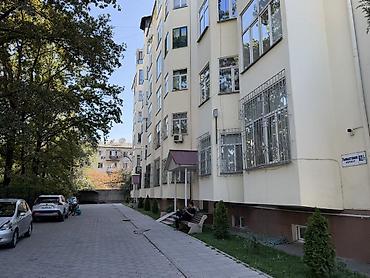 квартира в бишкеки: Сдается большая 3- комнатная квартира в центре города. Улица Касыма — 10