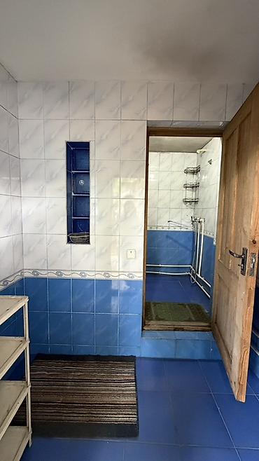 Продажа коттеджей и домов: Сдаётся в долгосрочную аренду просторный жилой дом из 6 комнат — 4