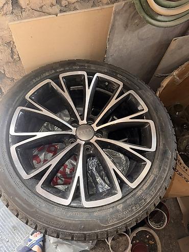 Шиналар жана дисктер: Комплект: литой диск стоял на Audi А8 с зимней шиной. Характеристики — 1