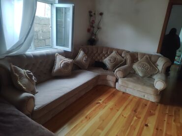 диван и 2 кресла: Künc divan, İşlənmiş, Açılmayan, Bazasız, Parça, Ödənişli çatdırılma