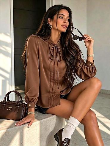 bluze od konca: Elegantna ženska bluza sa satenskim efektom, namenjena za — 2