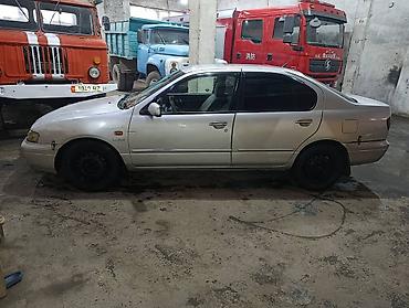 Транспорт: Nissan Primera: 1999 г., 2 л, Механика, Газ, Седан — 6