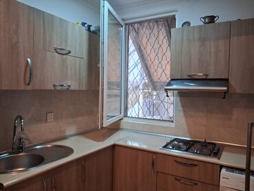 Uzunmüddətli kirayə mənzillər: Şəhərin mərkəzində, düz Torqovida 1 Otaq, 1 zal ev həm ev kimi, həm — 26