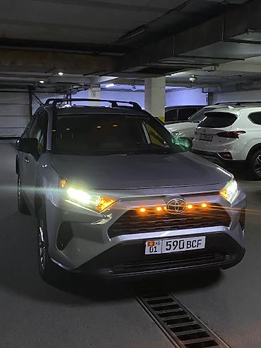 195 65 14 с: Toyota RAV4: 2019 г., 2.5 л, Автомат, Бензин, Кроссовер — 4