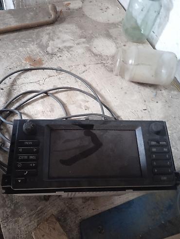 Двери и комплектующие: Предлагается черная передняя дверь для автомобиля. Дверь имеет вырез — 18