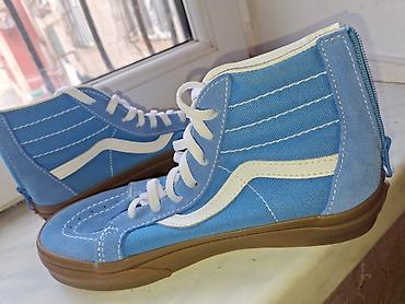 ax 35: Vans orginal
50 manat 35 razmer
hec geyinilmeyib amerikadan getirilib — 1