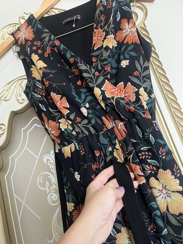 boyuk beden qadin geyimleri instagram: Коктейльное платье, S (EU 36)