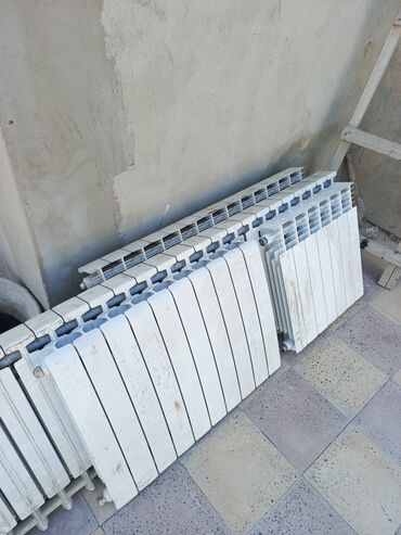 Lak-boya məhsulları: İşlənmiş Seksiyalı Radiator Çuqun