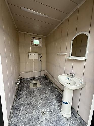 Konteynerlər: Konteyner tipli sanitar qovşağı – 4 bölməli modul WC - Sənaye tipli — 2