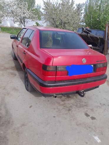 Volkswagen Vento: 1997 г., 0.8 л, Механика, Бензин, Седан