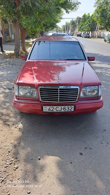 4 qapi niva satilir: Mercedes-Benz E 250: 2.5 l | 1992 il Sedan