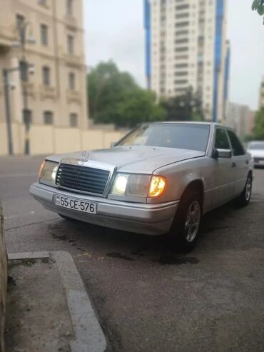 Mercedes-Benz: Mercedes-Benz W124: 2.3 l | 1989 il Sedan — 4