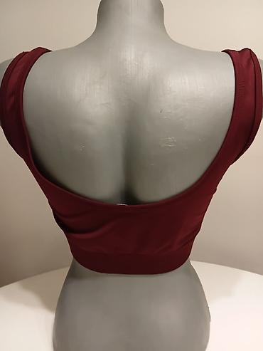 c: Bordo sportski top/braleta bez šavova - Model: kratki sportski top sa — 2