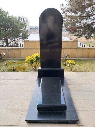 Başqa xidmətlər: Mərmər qranit məzar daşı abidələrin sifarişi çatdırılması — 2