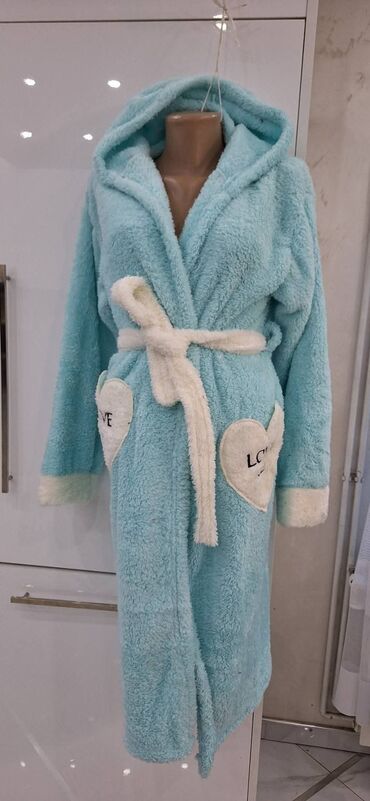Bademantili: Veličine S m l xl 2xl
 2900 dinara — 8