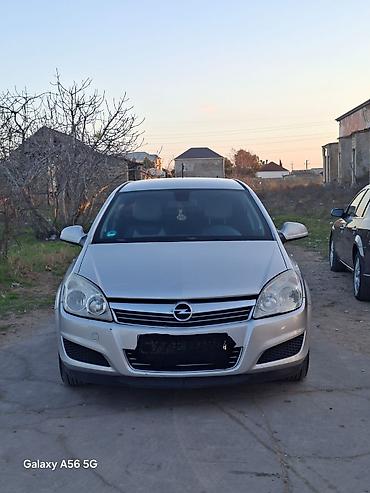 Opel: Opel Astra: 1.3 l | 2009 il 272000 km Universal — 1