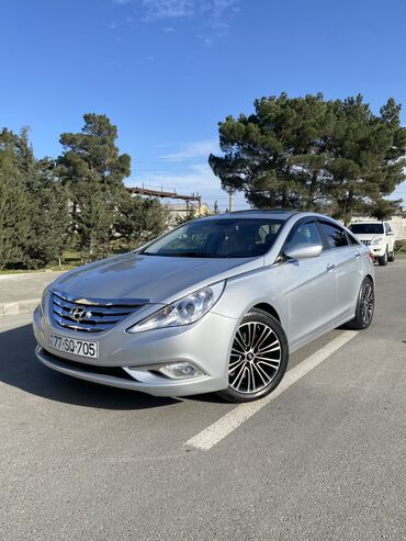 hunday sonata: Hyundai Sonata: 2 l | 2013 il Sedan