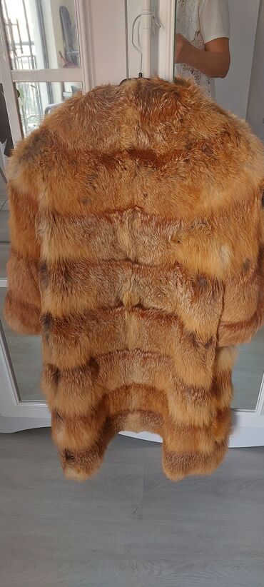 Kürklər: Manzari brendinin tülkü kürkünü satıram. Ölcu 40-42, 3/4 qollar — 2