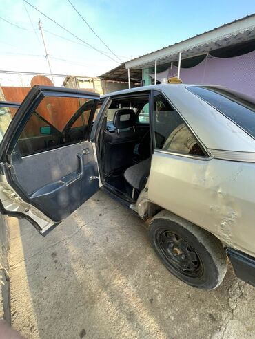 Audi: Audi 100: 1986 г., 1.8 л, Механика, Бензин, Седан — 10