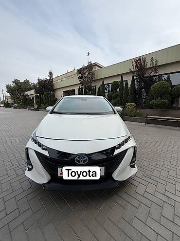 prius plus: Toyota Prius: 2018 г., Гибрид, Хэтчбэк — 4