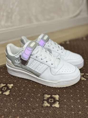 Women's Sneakers and athletic shoes: Кроссовки, 39, Adidas, Новый, цвет - Белый, Платная доставка, Самовывоз