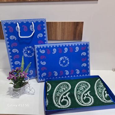 Baş geyimləri: Kelagayı🥰 Ipek və pambıq materıal.hediyyelik,🌹 Öicü 140/140. Qutusu — 18