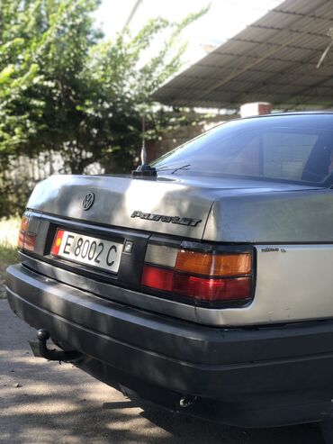 вариант рассрочки: Volkswagen Passat: 1991 г., 1.8 л, Механика, Бензин, Седан