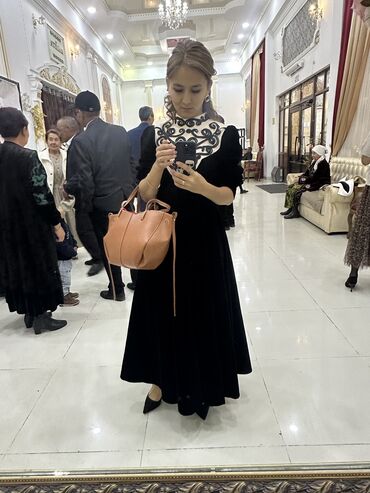 вечерние платья из панбархата: Вечернее платье, Длинная модель, Велюр, С рукавами, S