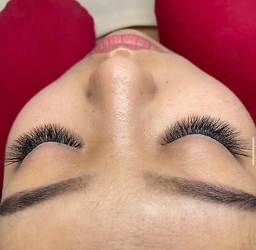 Ресницы: Услуга по наращиванию ресниц для создания более объемного и — 2