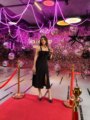 Satış məsləhətçiləri: Madel İş axtariram Mağazada paltar reklami ederem canlı acib Boy 168 — 11