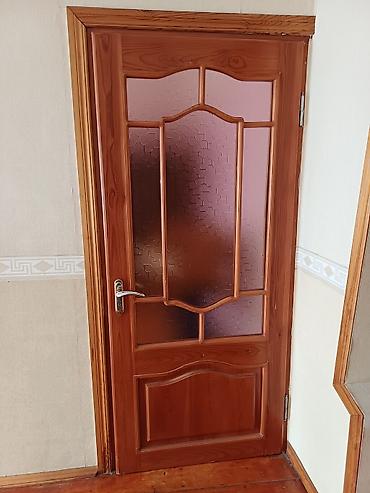qapi: Eni 87,hündürlüyü 1.97 - Material: ağac karkas, şüşə panellərlə — 2