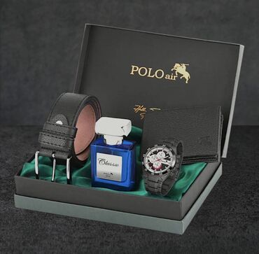 retro saat: Kəmər, pul kisəsi, qol saatı və "Classic" ətri olan Polo Air dəsti. Bu