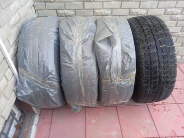 зимняя резина р15: Дөңгөлөктөр монтажда 270 / 75 / R 15, Winter stud, Колдонулган, Комплект, Жол тандабастар (АТ/МТ), Куйма, тешиктери - 6