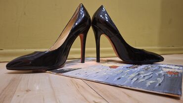 Salonke: Salonke, 37 — 8