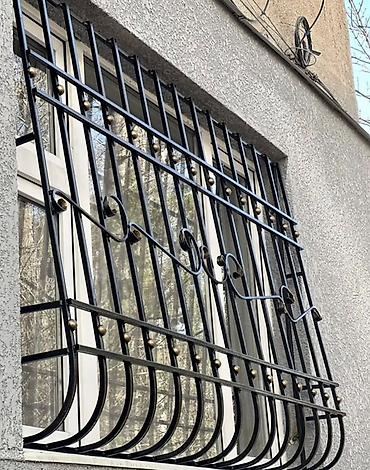 Решетки для окон: Решетки для окон, Кованные, На заказ, Бесплатная установка — 1