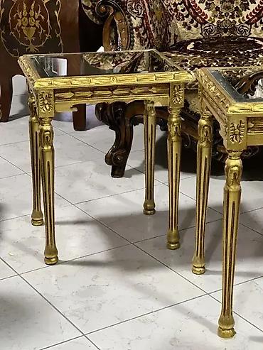 lenjivac: Set tri stočića 🪑 Odlično stanje 🌟 Pozlata ✨ Lično preuzimanje ili — 3
