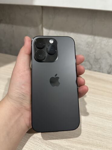 Apple iPhone: IPhone 14 Pro, Б/у, 128 ГБ, Черный, 86 %