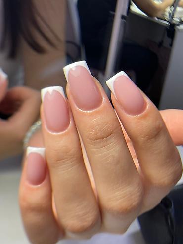 Маникюр, педикюр: Ремонт сломаных ногтей, Снятие, Выравнивание, Маникюр, Услуга в 4 руки, С выездом на дом — 8