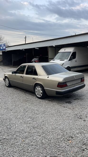 салон на мерседес: Mercedes-Benz W124: 1990 г., 2.9 л, Механика, Дизель, Седан